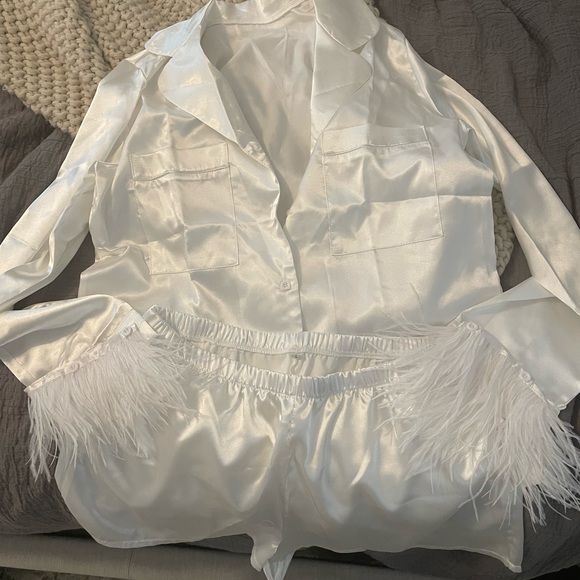 White Feather Pajamas - Picture 3 of 4
